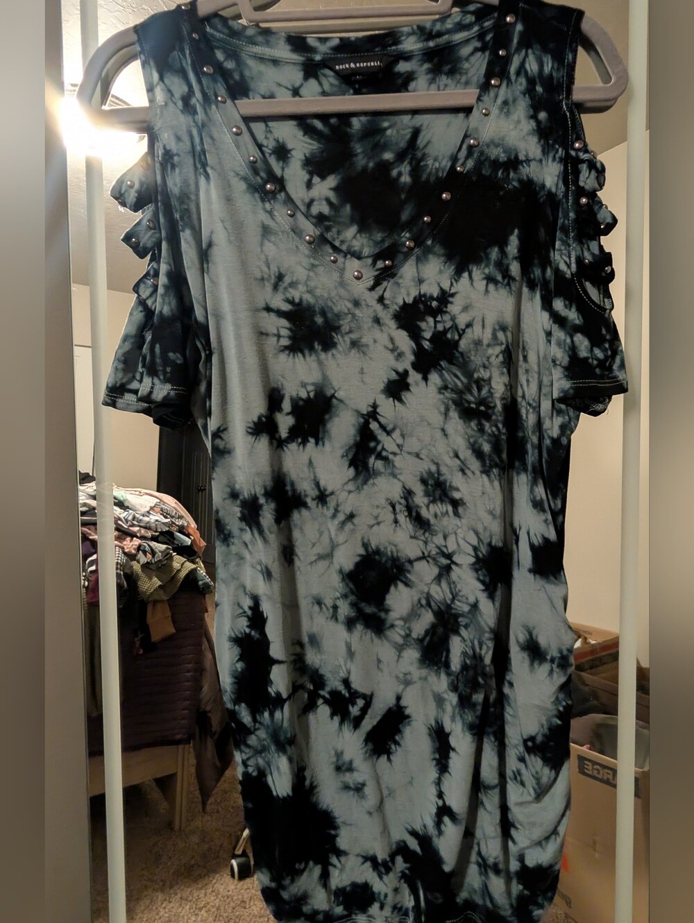 Rock & Republic Black & Gray Tie-Dye Cold-Shoulder Tunic